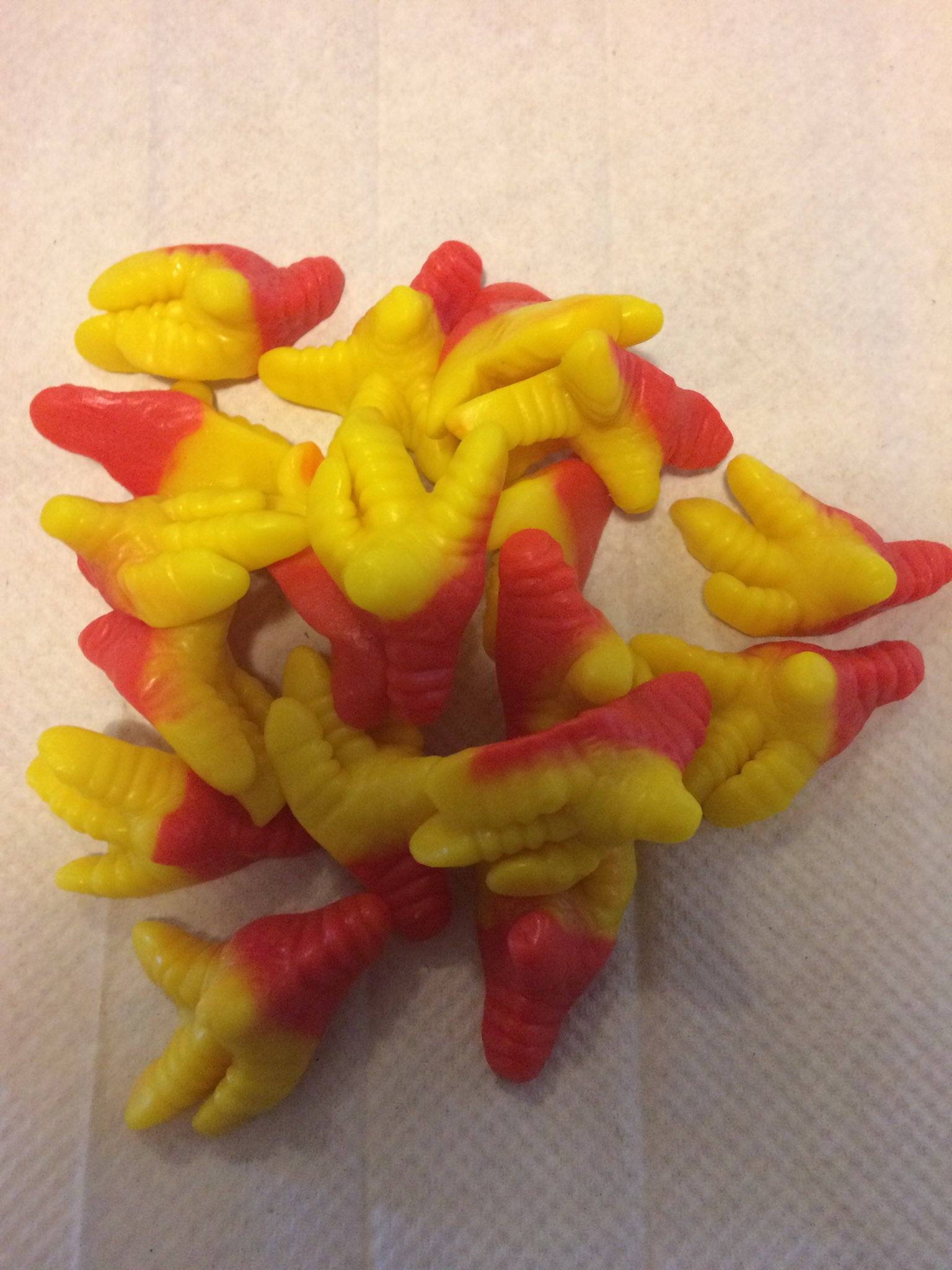 Gummi Chicken Feet 8 oz. | Pickens